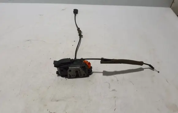 Renault Master III Front door lock 805030009R