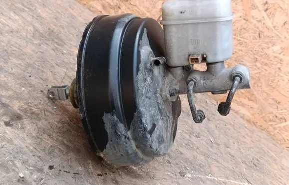 Hyundai Santa Fe Brake booster 585002B800
