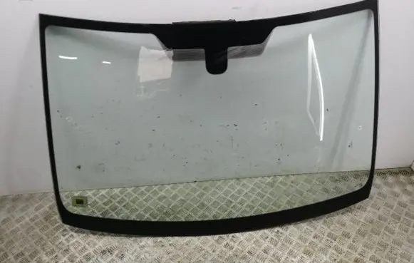 Toyota Corolla Verso AR10 Front windscreen/windshield window 