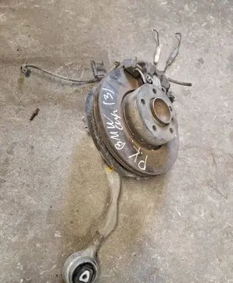 BMW 3 E92 E93 Front wheel hub spindle knuckle 6764443