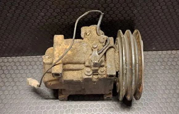 Mazda 323 F Air conditioning (A/C) compressor (pump) H12A1AA4DM