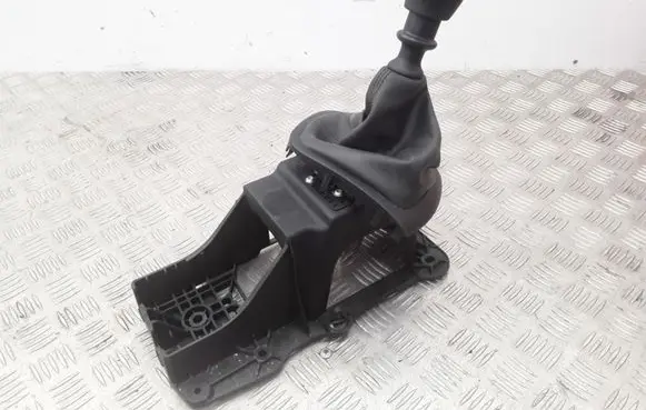 Renault Megane III Gear shifter/selector 8200777403