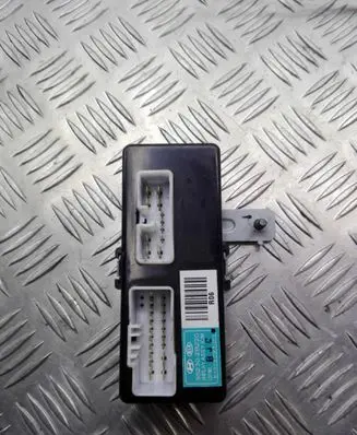 Hyundai Santa Fe Comfort/convenience module 952302B220
