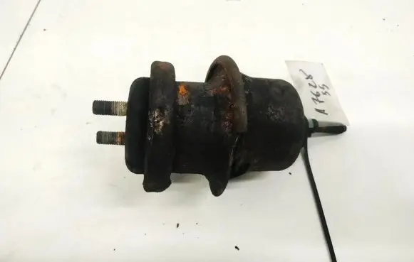 Volvo S40 Engine mount bracket