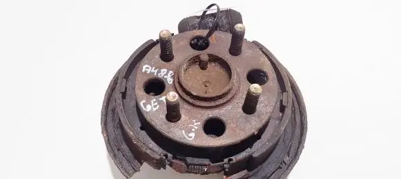 Rear wheel hub