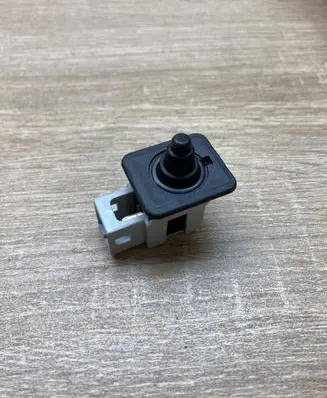 Mercedes-Benz E W210 Front door sensor 0088202310 30011701