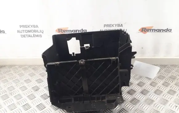 Battery box tray