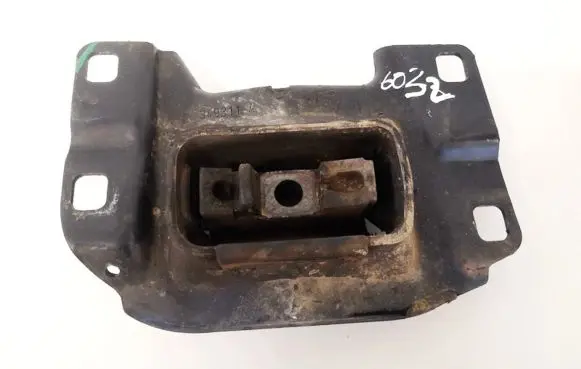 Volvo V50 Engine mount bracket 349311a 5m51-7m121
