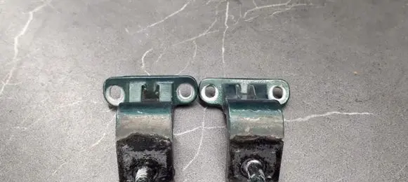 Volkswagen Golf IV Tailgate hinge 