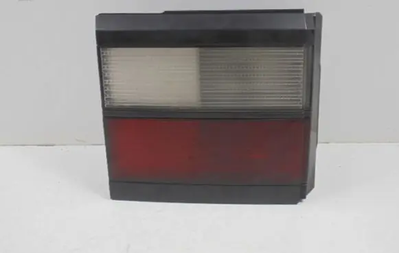 Volkswagen PASSAT B3 Rear/tail lights 333945107