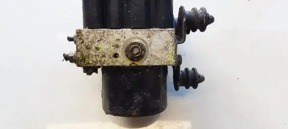 Volkswagen Golf V ABS Pump 1K0907379Q 00005305F3