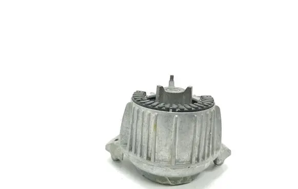 Mercedes-Benz E W212 Engine mount bracket A2042402317Q1