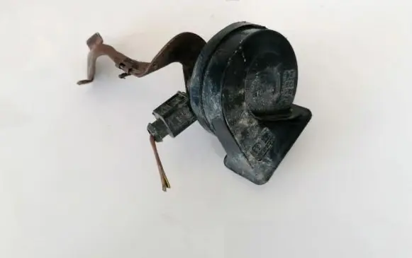 Audi A3 S3 8L Horn signal e30052383
