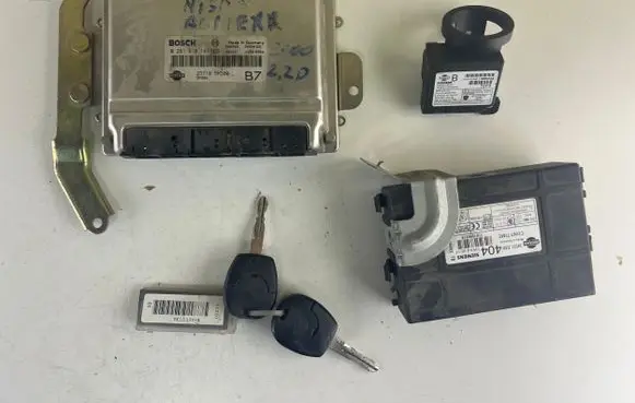 Nissan Primera Engine ECU kit and lock set 28551BM404 28590C9918 0281010141