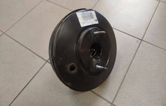 Peugeot 208 I Brake booster 9672865880