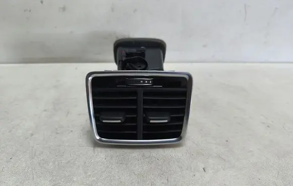 Audi Q3 8U Rear air vent grill 8U0819203C 8U0819203A
