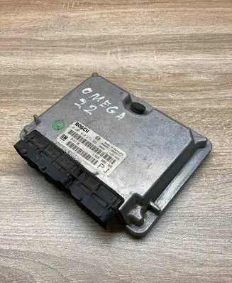 Opel Omega B2 Engine control unit/module ECU 24417198 0281010273