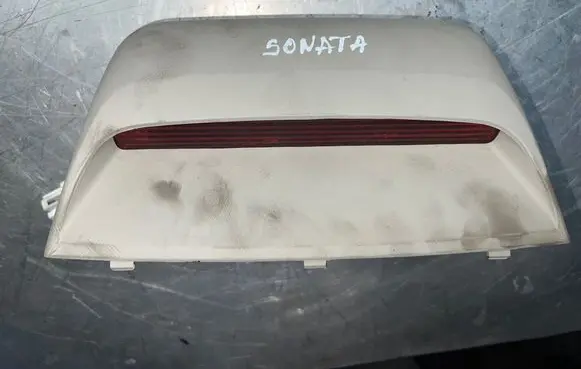Hyundai Sonata Third/center stoplight 927003K000