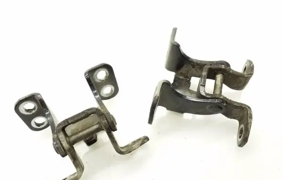 Suzuki Grand Vitara II Tailgate/trunk/boot hinge