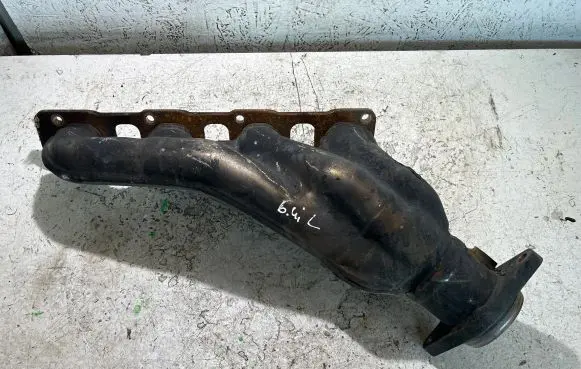 Dodge Challenger Exhaust manifold