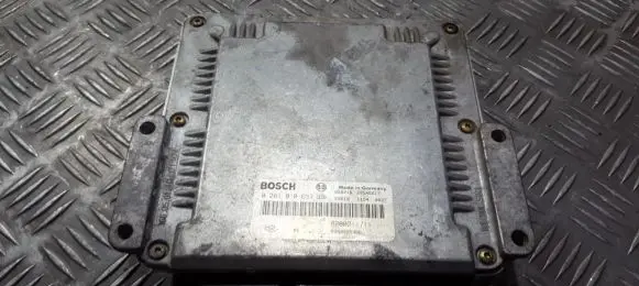 Renault Laguna II Engine control unit/module 0281010637