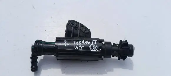 Hyundai Tucson TL Headlight washer spray nozzle D798602590