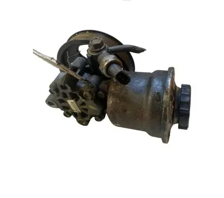Toyota Corolla Verso AR10 Power steering pump