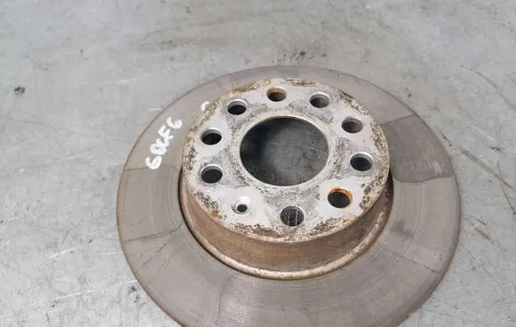Volkswagen Golf VI Rear brake disc