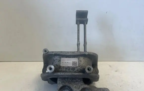 Skoda Superb B8 (3V) Engine mount bracket 3Q0199262J 21102015 XXXXF115KM17Z