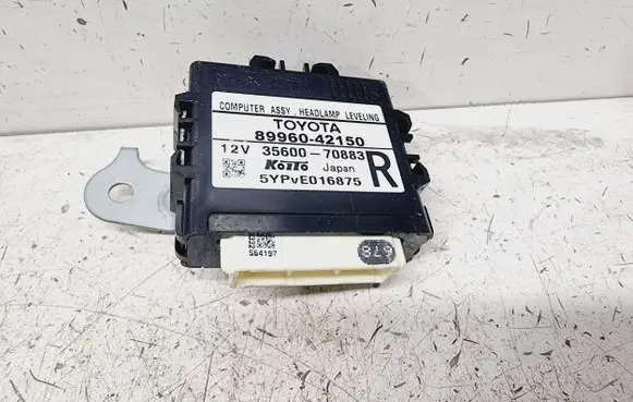 Toyota RAV 4 (XA40) Light module LCM 8996042150