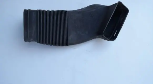 Audi A6 S6 C5 4B Air intake hose/pipe 8D0129617E