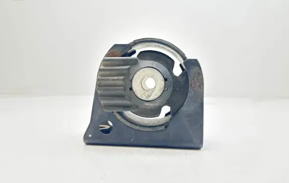 Toyota Verso Engine mount bracket 00F4910808