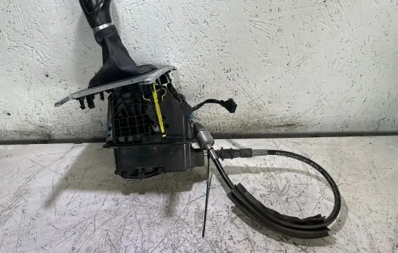 Volkswagen Amarok Gear shifter/selector 2H1713025D HW5201