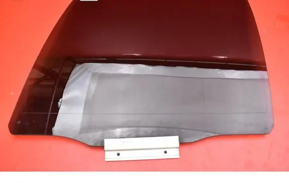 Volvo XC90 Rear door window glass
