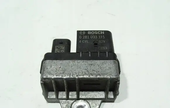BMW 1 F20 F21 Glow plug pre-heat relay 0281003115BMW
