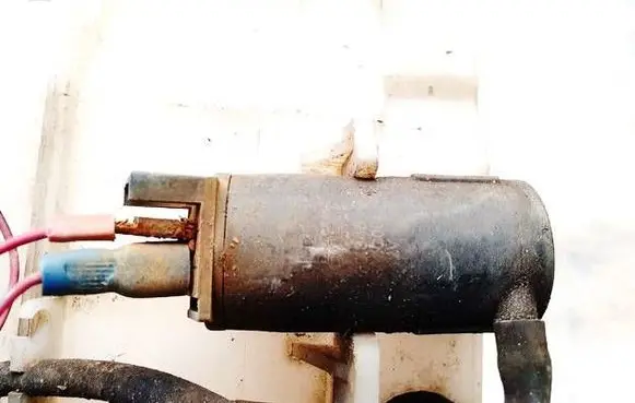 Hyundai Trajet Windscreen/windshield washer pump