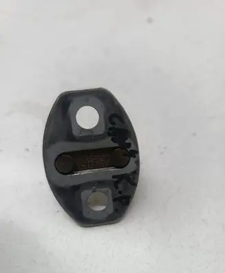 Volkswagen Caddy Front door lock loop/hook striker 8Z0837033A