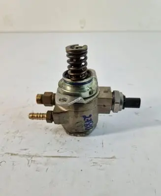 Seat Ibiza IV (6J,6P) Fuel injection high pressure pump 03C127026M