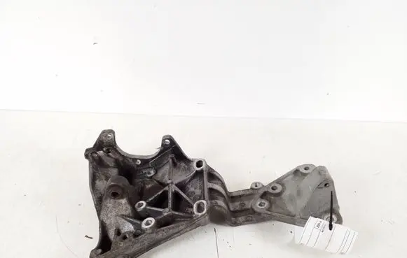 Volvo V70 Generator/alternator bracket 31258329