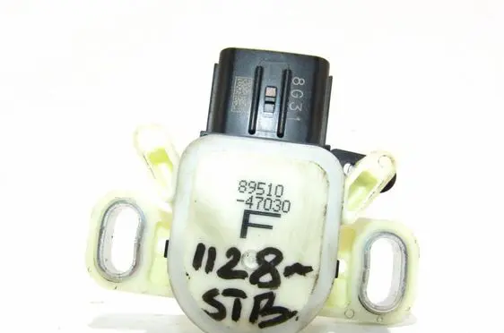 Toyota C-HR I Brake pedal sensor switch 8951047030