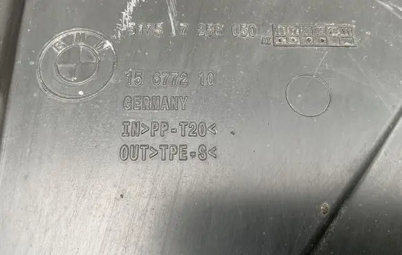 BMW 3 F30 F35 F31 Center/middle under tray cover 7258050 15677210