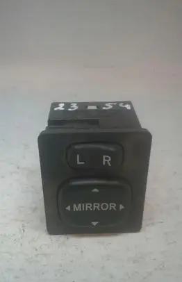 Toyota Corolla Verso AR10 Wing mirror switch 183574