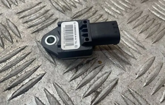Mercedes-Benz B W245 Airbag deployment crash/impact sensor A1698202226 2226272910
