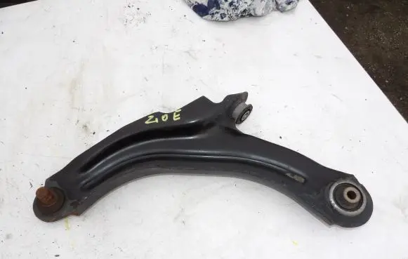 Renault Zoe Front lower control arm/wishbone