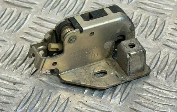 Mercedes-Benz Sprinter W901 W902 W903 W904 Rear door lock A9067400035 ALRR0 ZGS010