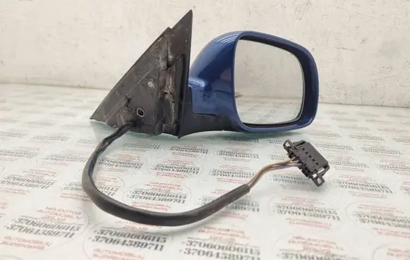 Volkswagen PASSAT B5 Front door electric wing mirror E1020514