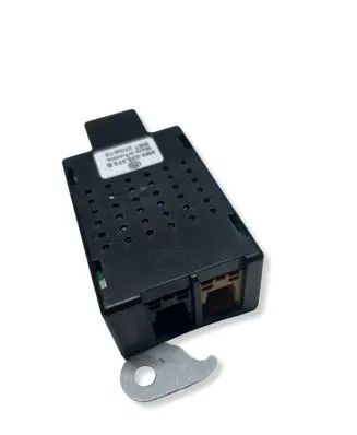 Volkswagen Golf VI Aerial antenna amplifier 5M0035570B
