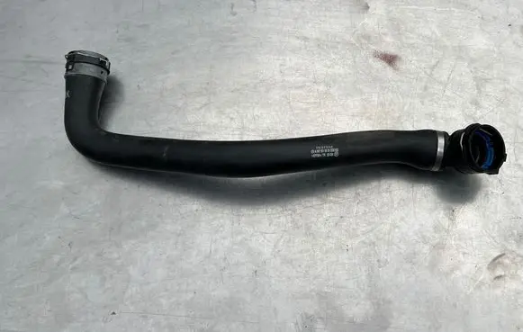 Engine coolant pipe/hose