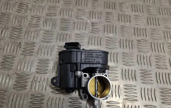 Peugeot 208 Throttle valve 9842632980