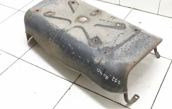 Suzuki Grand Vitara II Fuel tank mounting bracket 